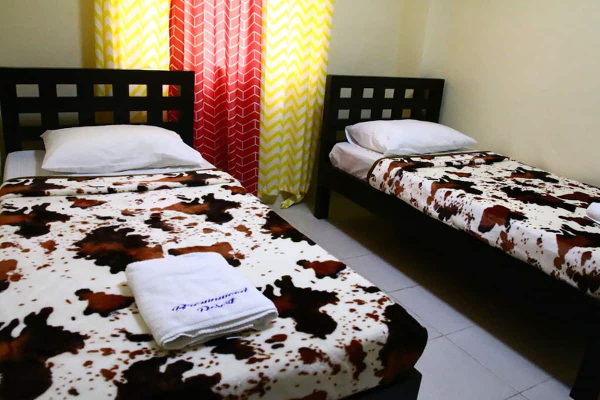 Quarto família | Wi-Fi de cortesia, roupa de cama