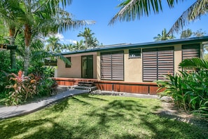 Courtyard - Tropical 3 Bedroom House, Pool plus 4th Bedroom Bungalow (Whitfield)