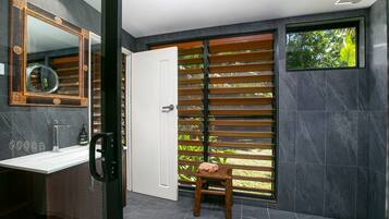 3 Bedrooms Tropical House plus Private Bungalow | Bathroom