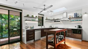 3 Bedrooms Tropical House plus Private Bungalow | Private kitchen