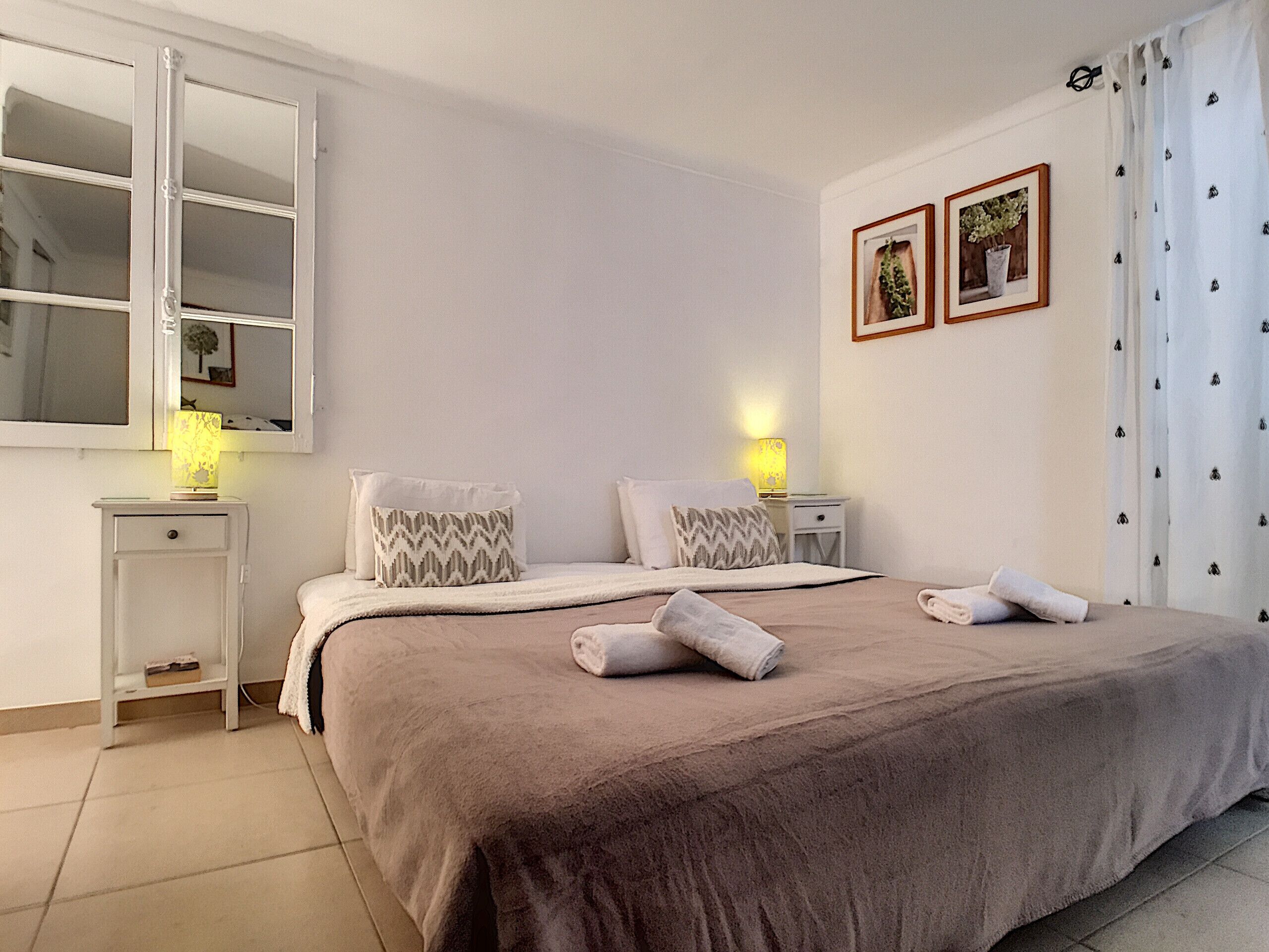 1 chambre, fer et planche à repasser, Internet gratuit