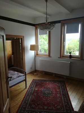 House, 3 Bedrooms | Living area | Flat-screen TV