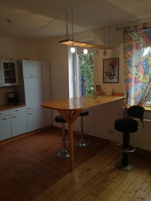 House, 3 Bedrooms | In-room dining