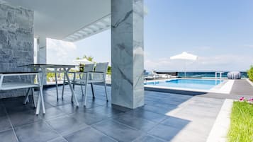 Suite Luxe, vue mer | Terrasse/Patio