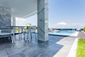 Luxury Suite, Sea View | Terrace/patio
