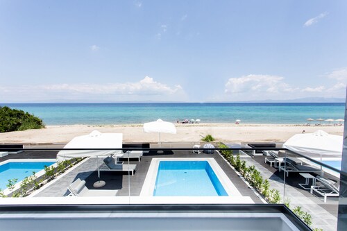 Crystal villas & suites