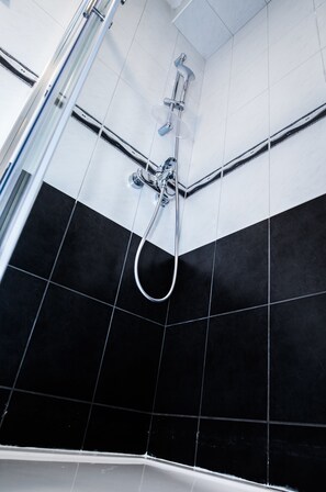Apartment | Bathroom shower - Apartment Franco (Split)