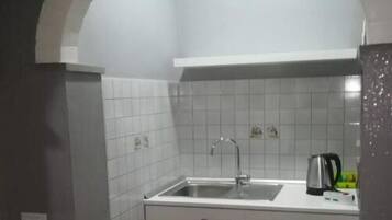 Réfrigérateur dans l'espace commun, micro-ondes dans l'espace commun