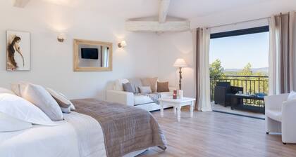 Les chambres du ChĂąteau Rasque