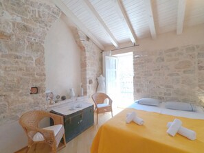Apartment | 1 bedroom, desk, iron/ironing board, free cribs/infant beds - Historic Piazza House & Romantic Garden (Hvar)