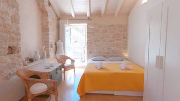 Apartment | 1 bedroom, desk, iron/ironing board, free cots/infant beds