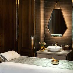 Couples treatment room(s), sauna, steam room, body treatments