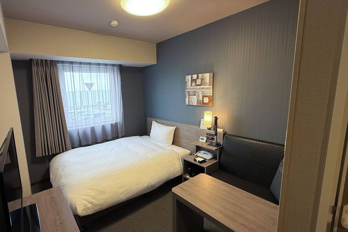 WiFi (free), bed sheets