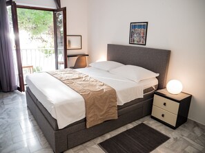 Villa, Sea View | 4 bedrooms, free WiFi, bed sheets - Villa Mare (Seget)