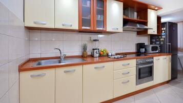 Villa, Private Pool | Private kitchen