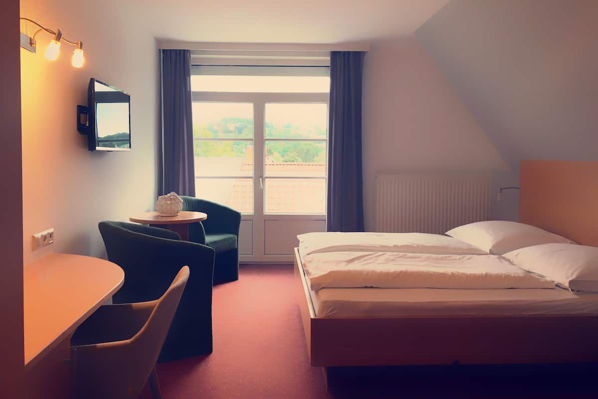 Comfort Double Room | Free WiFi, bed sheets