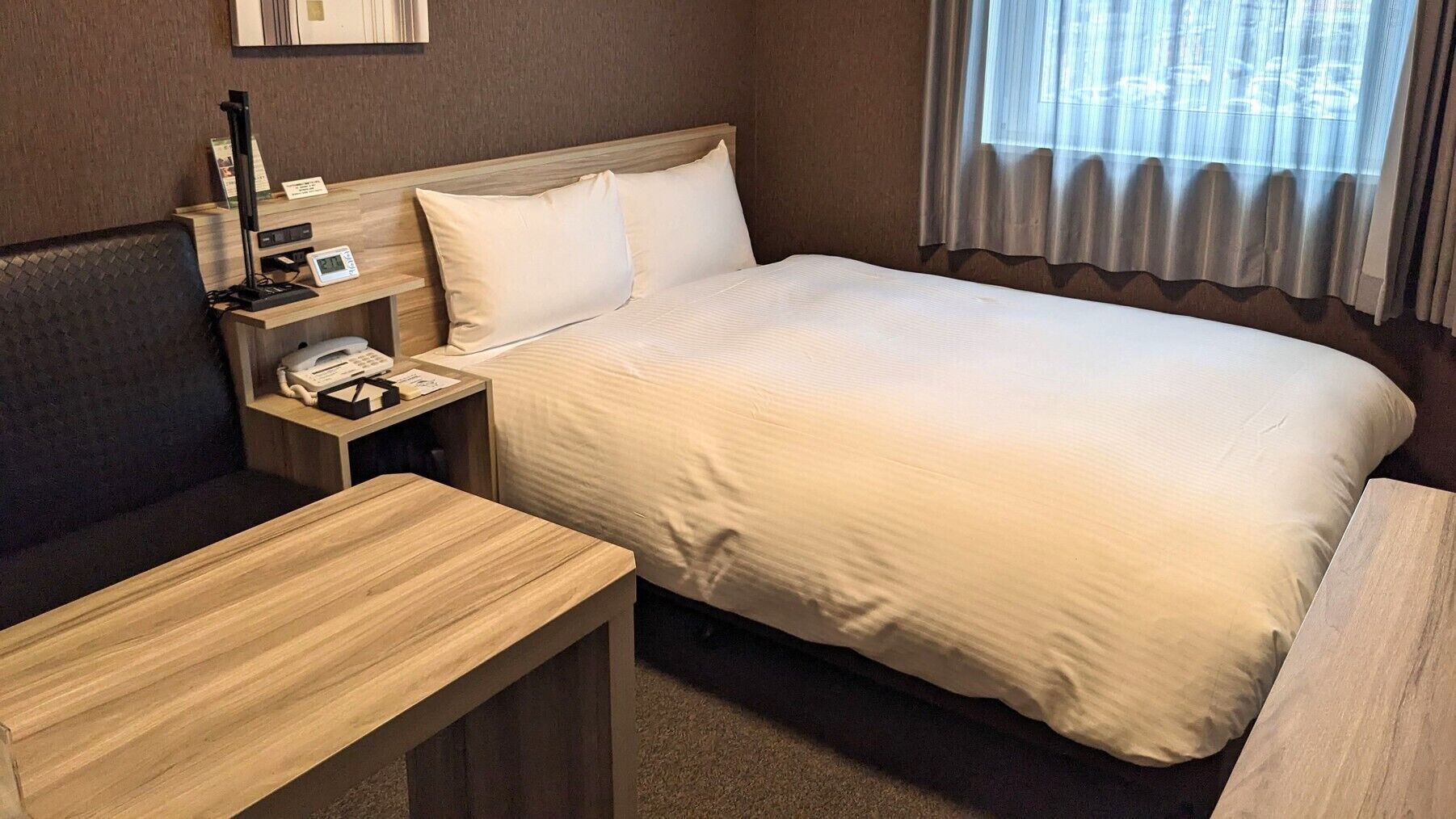 Desk, free WiFi, bed sheets