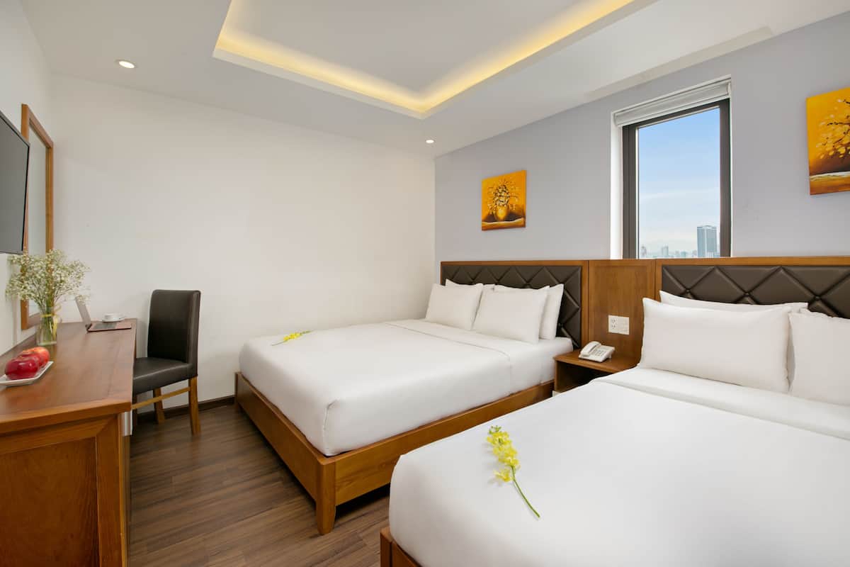 Superior Twin Room | Memory foam beds, minibar, desk, laptop workspace