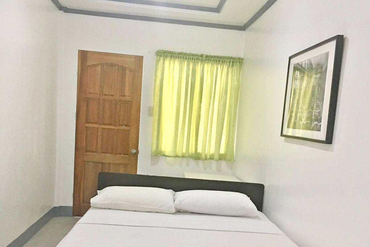 Kamar Standar | Wi-Fi gratis dan seprai linen