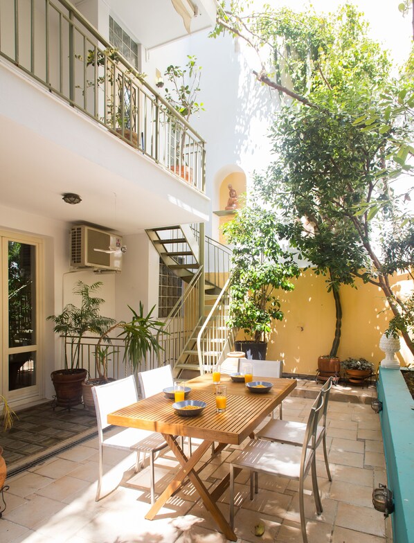 Terrace/patio - Apartment 130m² homm - Roof Garden with Acropolis View (Athens)