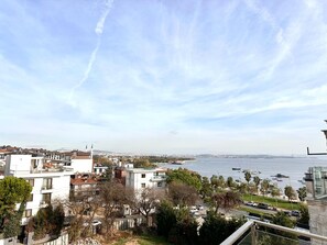 舒适顶层房, 海景 | 办公桌、笔记本电脑工作区、遮光窗帘、隔音