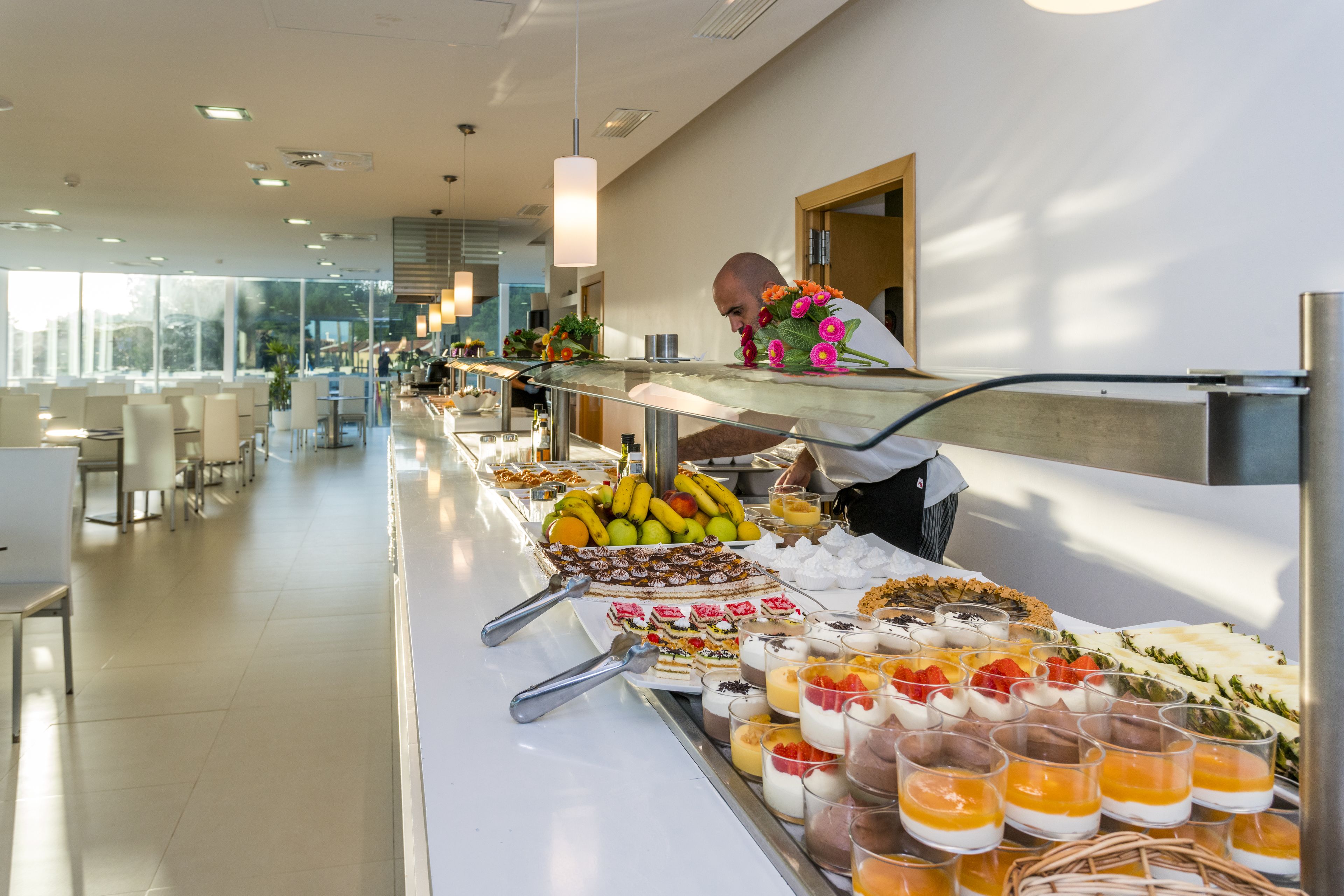 Dagelijks ontbijtbuffet (EUR 10 per persoon)