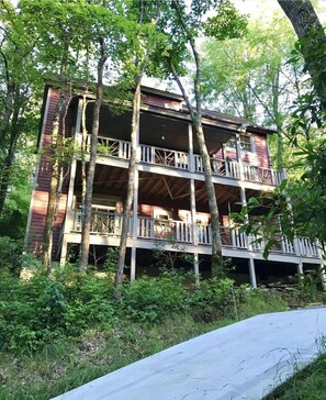 Exterior - Mountain retreat by Lake Glenville: creekside, secluded, Cashiers - Glenville (Glenville)