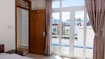 Vierbettzimmer | Schreibtisch, kostenloses WLAN