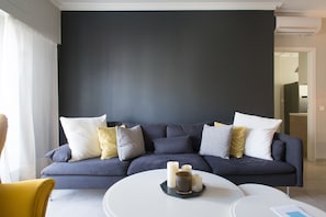 Apartment | Living room | Flat-screen TV - Apartment 102m² - Roof Garden With Acropolis View (Athens)