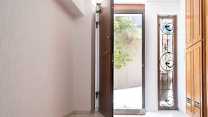 Property entrance - Apartment 101m² homm - Roof Garden with Acropolis View (Athens)