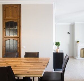 Apartment | In-room dining - Apartment 101m² homm - Roof Garden with Acropolis View (Athens)