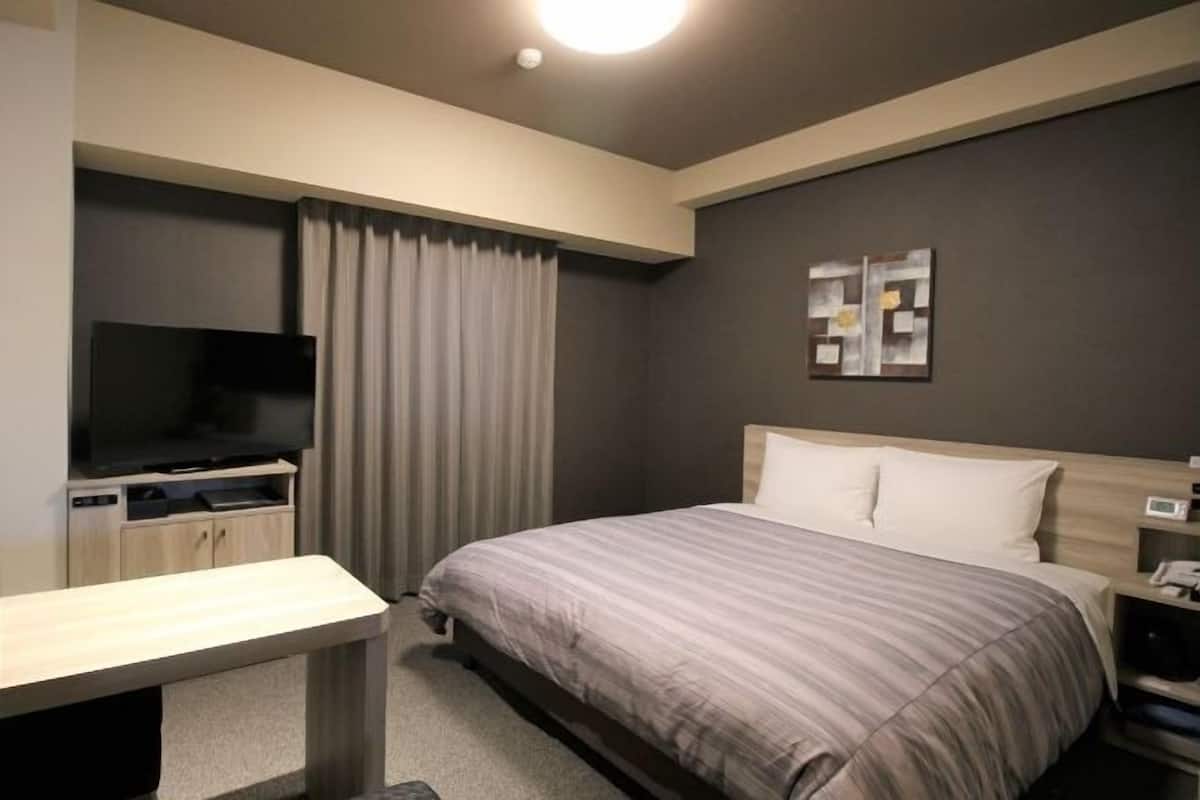 Bureau, Wi-Fi gratuit, draps fournis