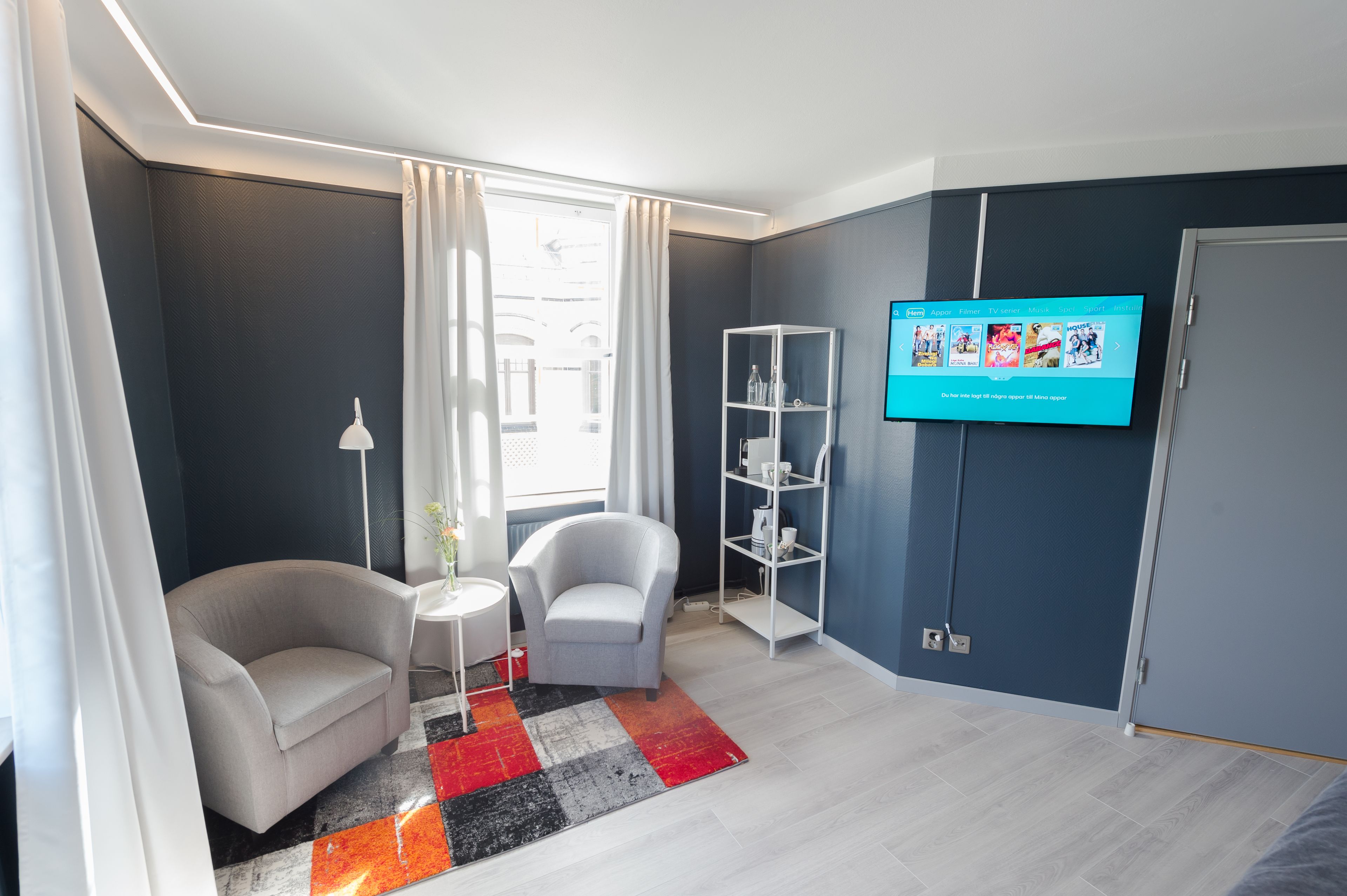 executive room | 1 bedroom, desk, laptop workspace, blackout curtains