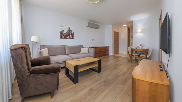 Apartment (13) | Wohnbereich