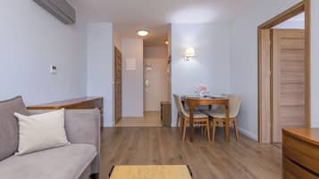 Apartment (13) | Living area