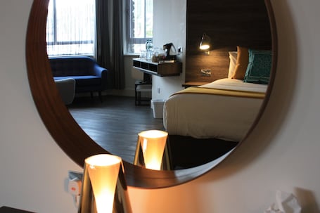 Decoración personalizada, muebles diferentes y escritorio . Base Accommodation Dingle