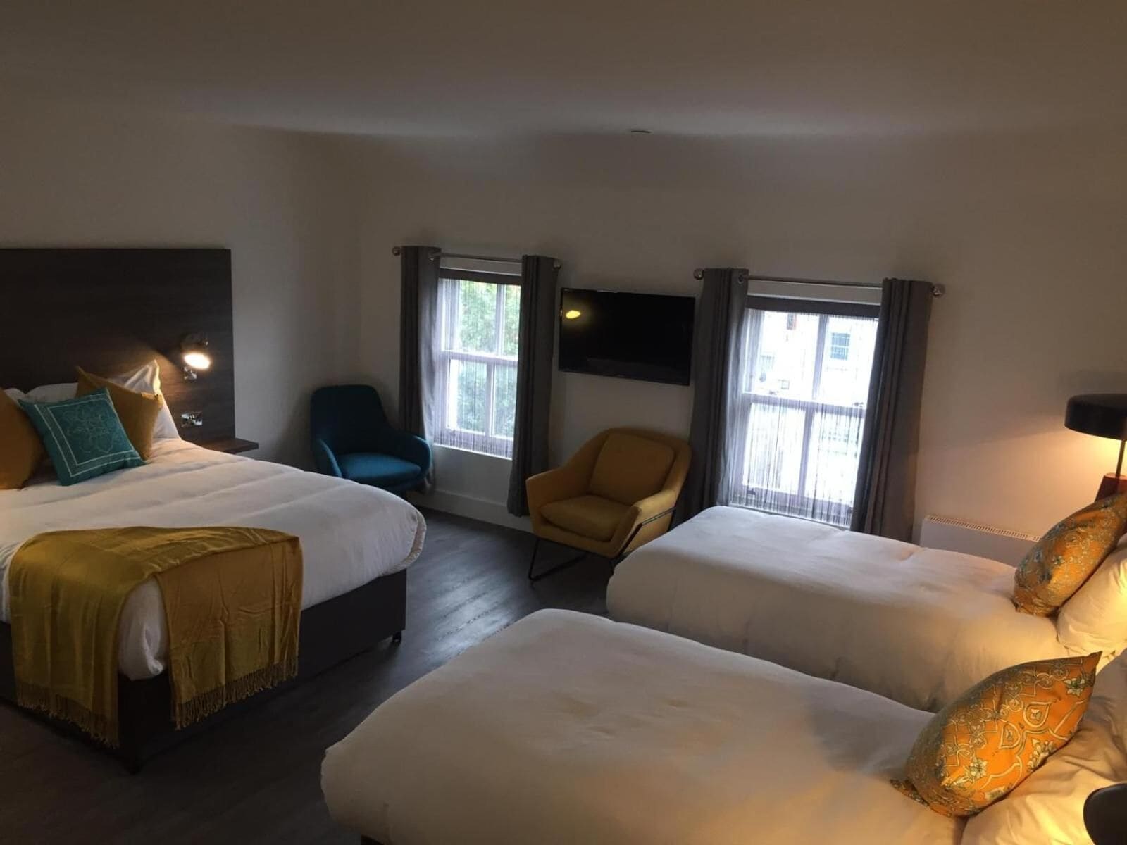 individually decorated, individually furnished, desk, soundproofing