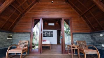 5 bedrooms, in-room safe, desk, free WiFi