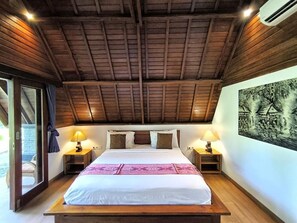 5 bedrooms, in-room safe, desk, free WiFi