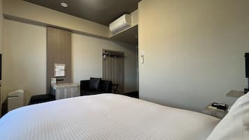 Standard Double Room, Non Smoking | Desk, free WiFi, bed sheets