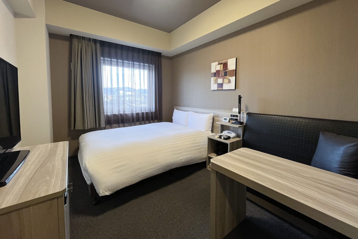 Schreibtisch, kostenloses WLAN, Bettwäsche