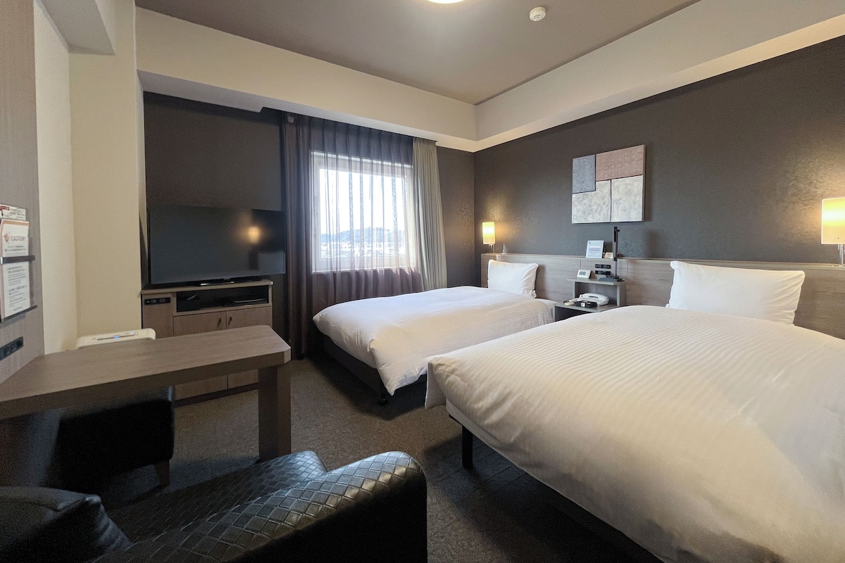 Comfort Twin Room, Non Smoking | Desk, free WiFi, bed sheets