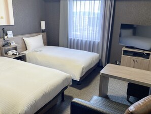Comfort Twin Room, Non Smoking | Desk, free WiFi, bed sheets