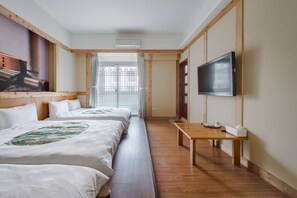 Camera familiare | Tende oscuranti, Wi-Fi gratuito, lenzuola