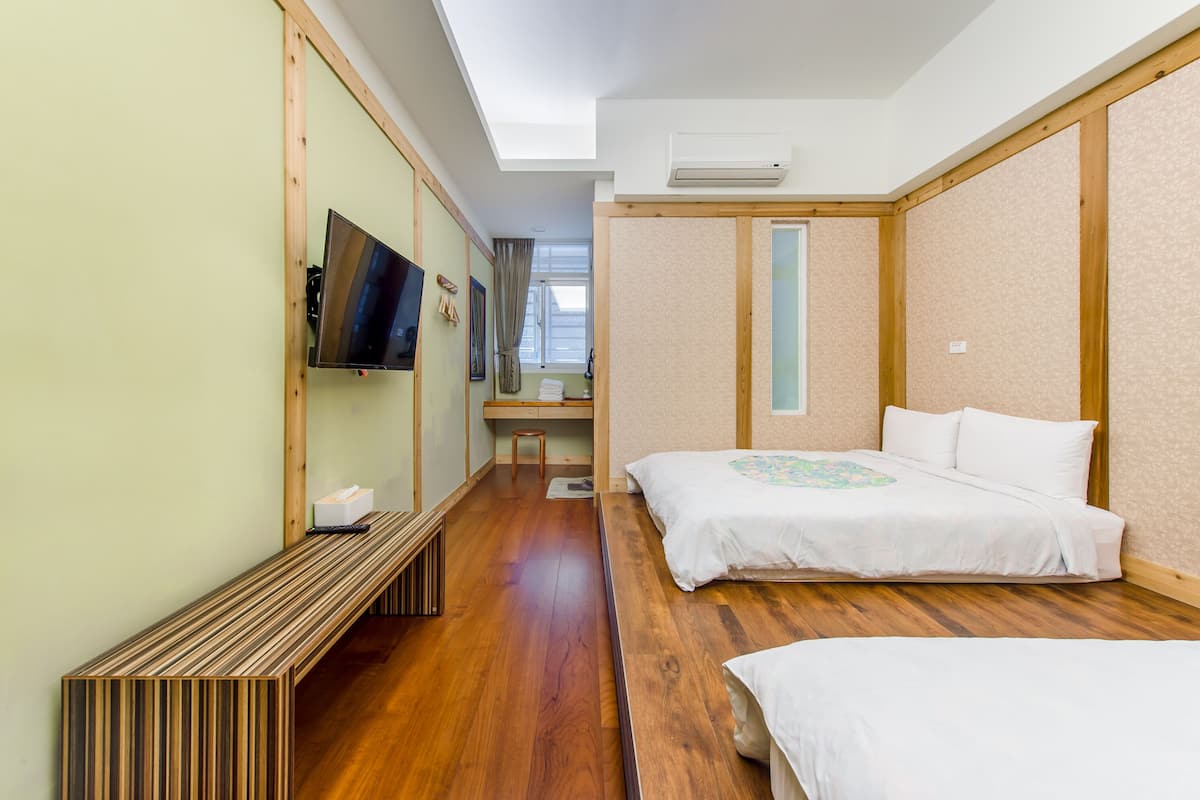 Comfort Quadruple Room | Blackout drapes, free WiFi, bed sheets