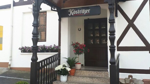 Front of property - Pension Gasthaus Zum Hirsch (Schwallungen)