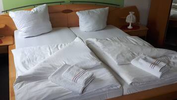 Free WiFi, bed sheets