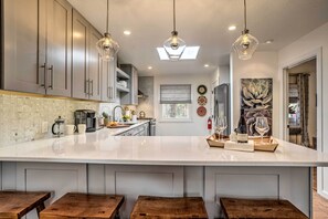 Fridge, microwave, stovetop, dishwasher - Modern Bungalow w/ Santa Fe Charm < 2 Mi to Plaza (Santa Fe)