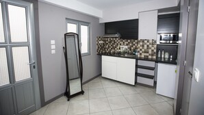 Unclassified image, 3 of 15, button - Trendy Living in Monastiraki (Athens)
