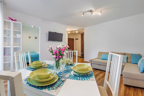 Apartment (18a/2) | Living area | Flat-screen TV